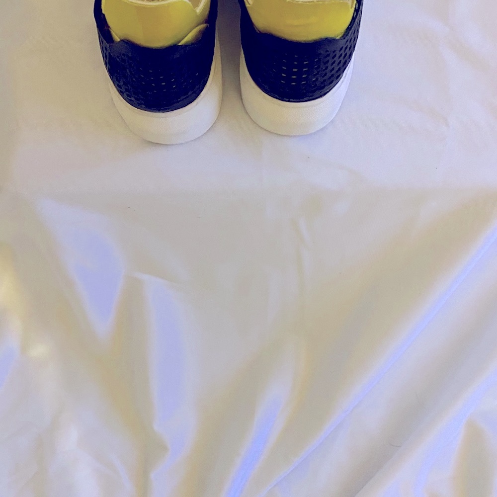 J/slides  Leather  Mesh Sneakers - Picture 5 of 7